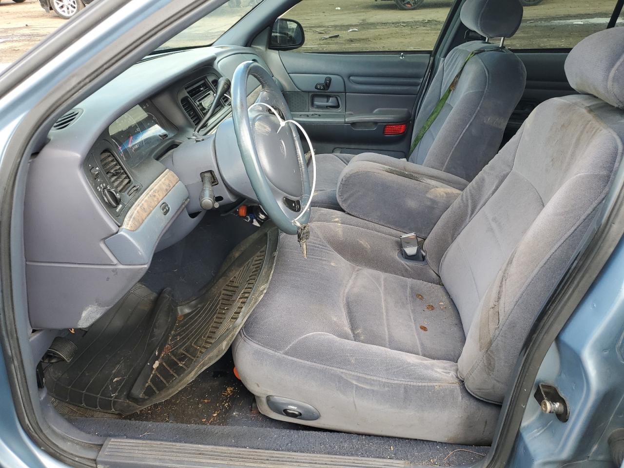 1999 Ford Crown Victoria Lx VIN: 2FAFP74W8XX166796 Lot: 56902525