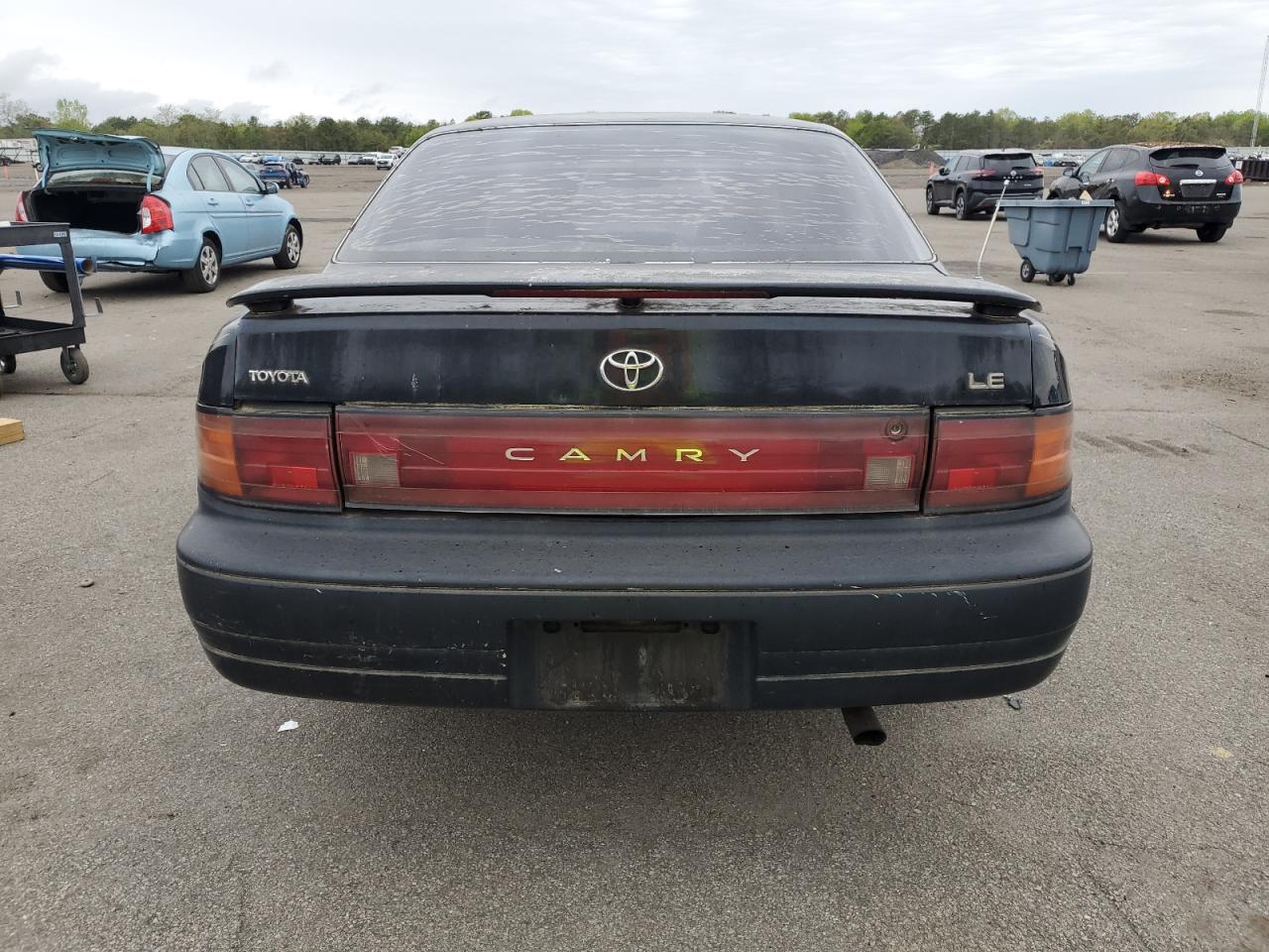 1993 Toyota Camry Le VIN: 4T1SK12E8PU183356 Lot: 56295225
