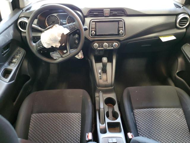  NISSAN VERSA 2024 Szary