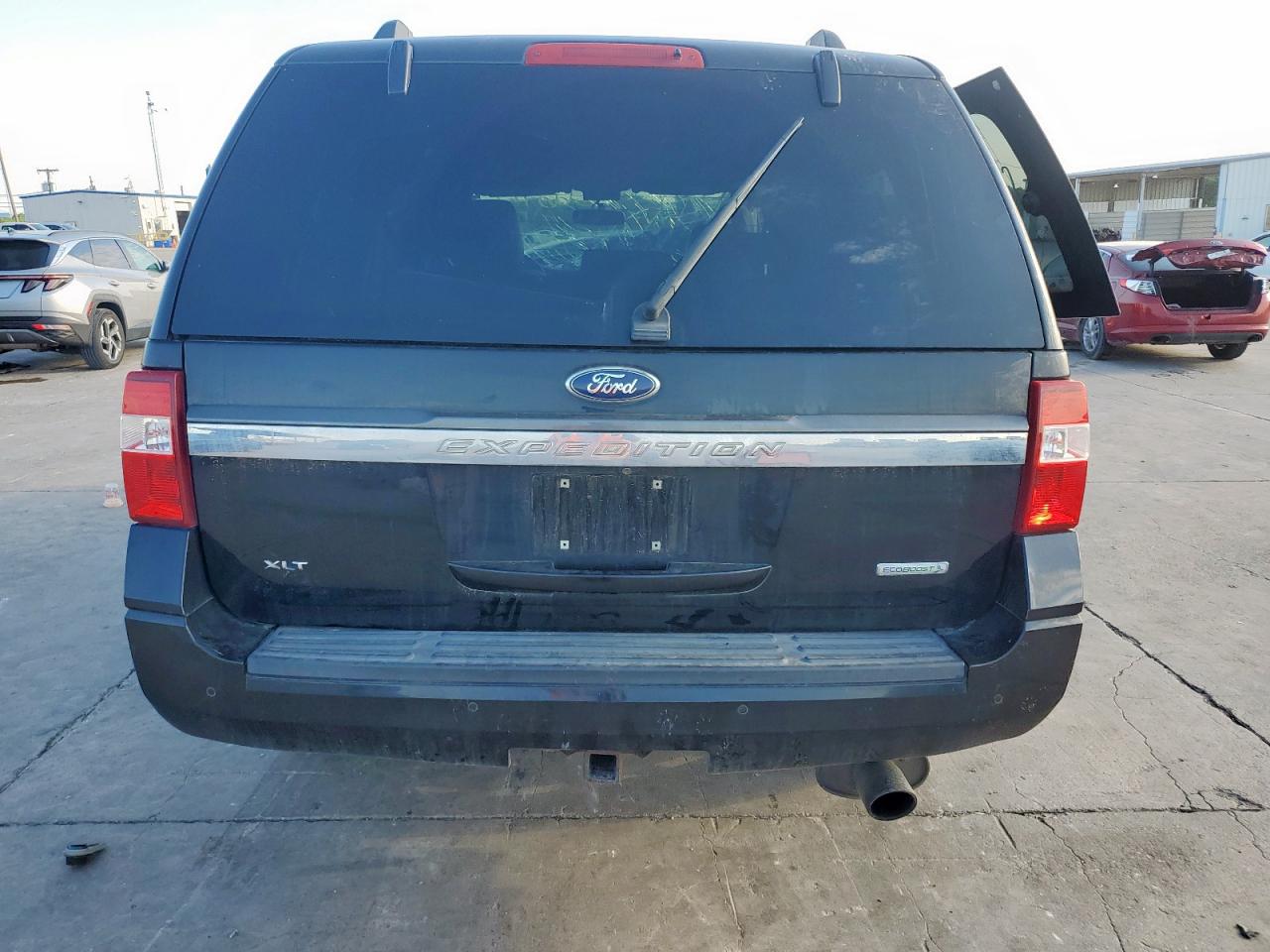 2015 Ford Expedition Xlt VIN: 1FMJU1HT0FEF43014 Lot: 56675765