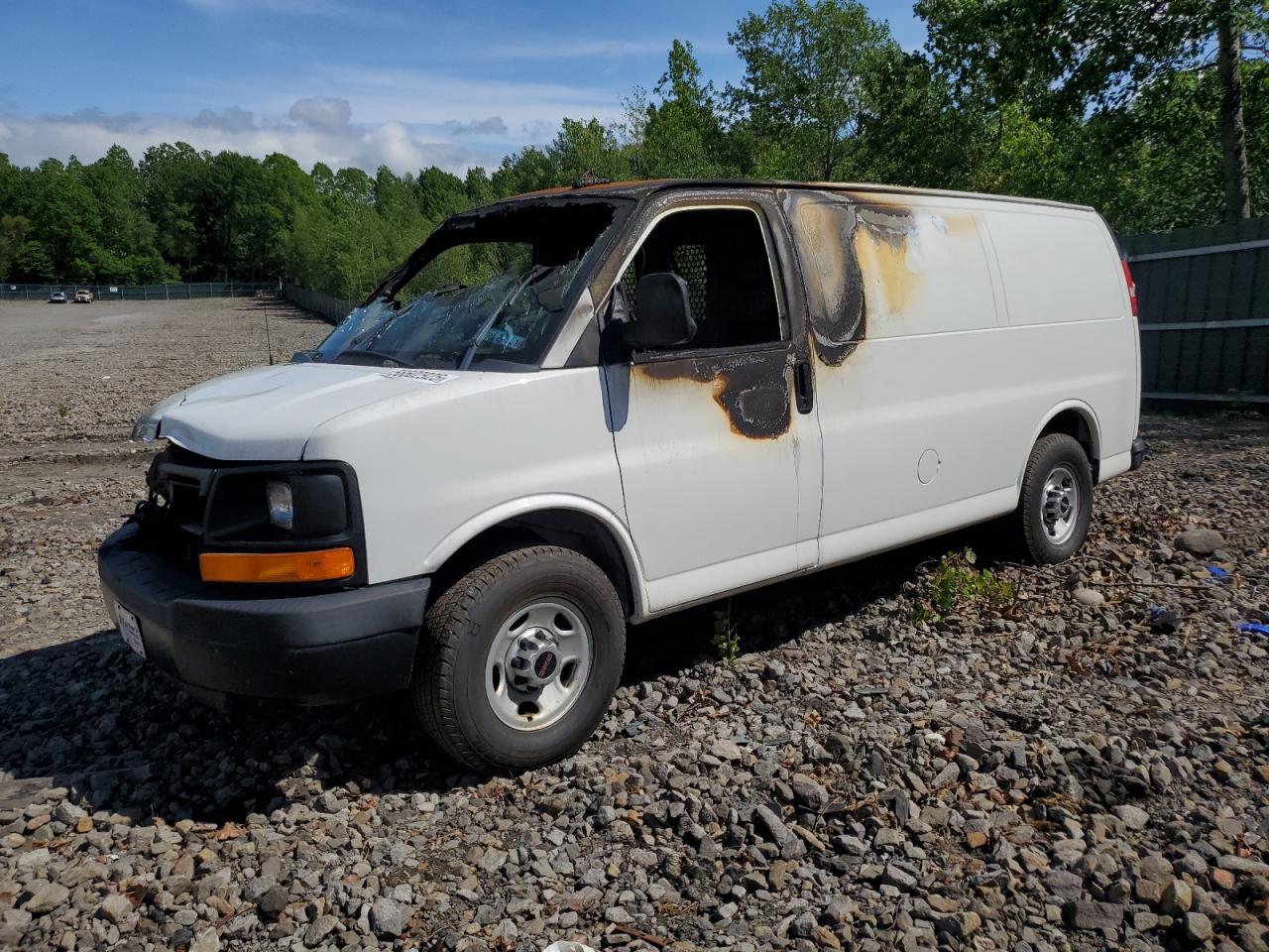 2016 Gmc Savana G2500 zu verkaufen in Duryea, PA - Burn