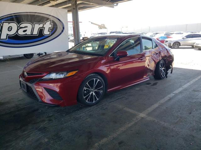 TOYOTA CAMRY 2018 Czerwony