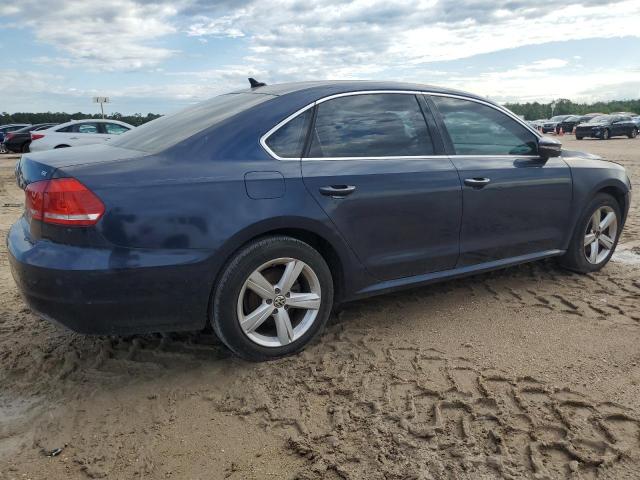 Sedans VOLKSWAGEN PASSAT 2012 Blue