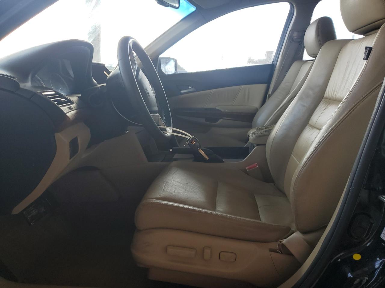2011 Honda Accord Exl VIN: 1HGCP3F89BA026067 Lot: 56139485