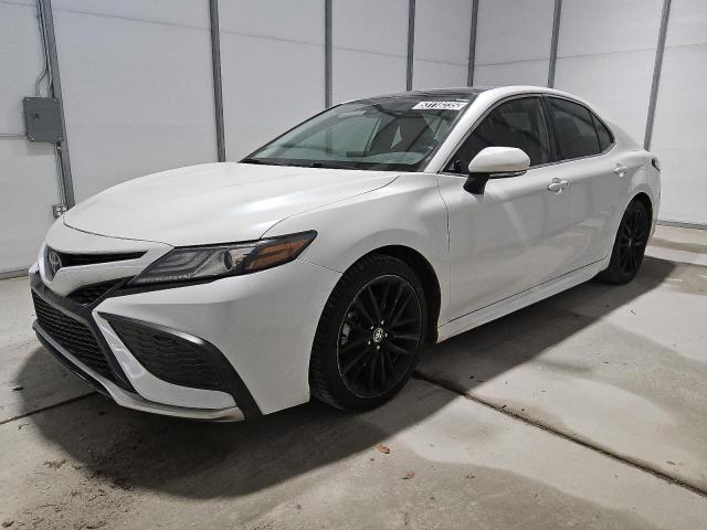  TOYOTA CAMRY 2021 White