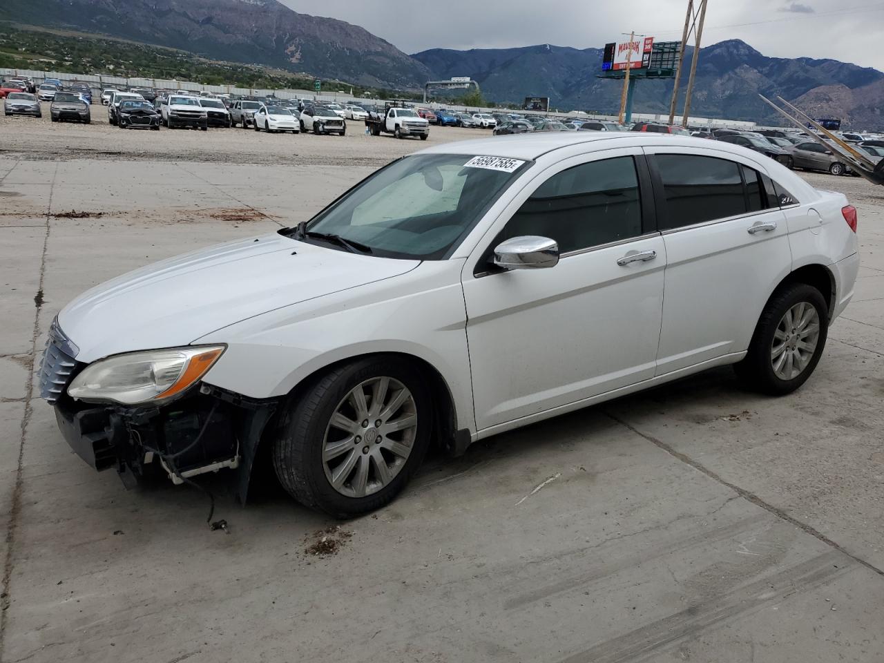 Farr West, UT에서 판매 중인 2013 Chrysler 200 Limited - Front End