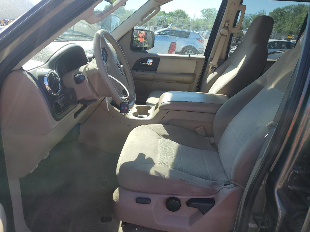 2005 Ford Expedition Xlt VIN: 1FMPU16575LB01825 Lot: 56002415