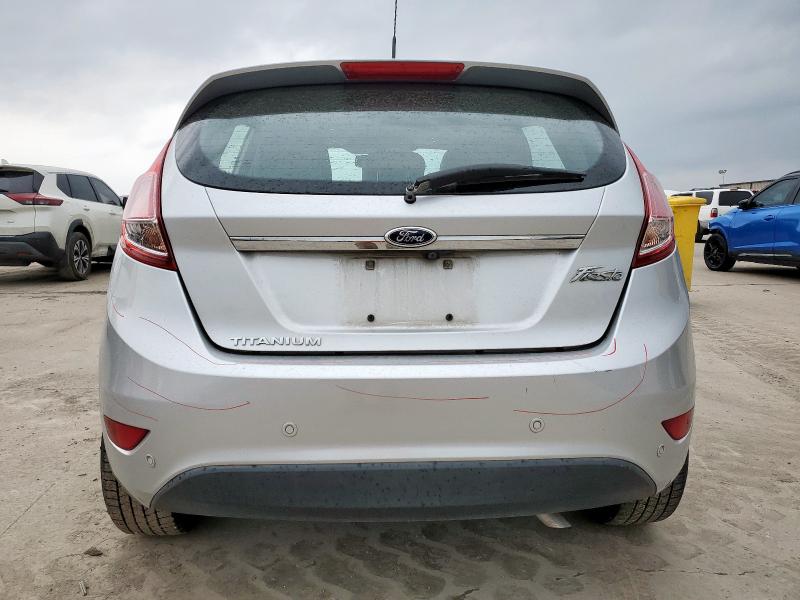  FORD FIESTA 2016 Srebrny