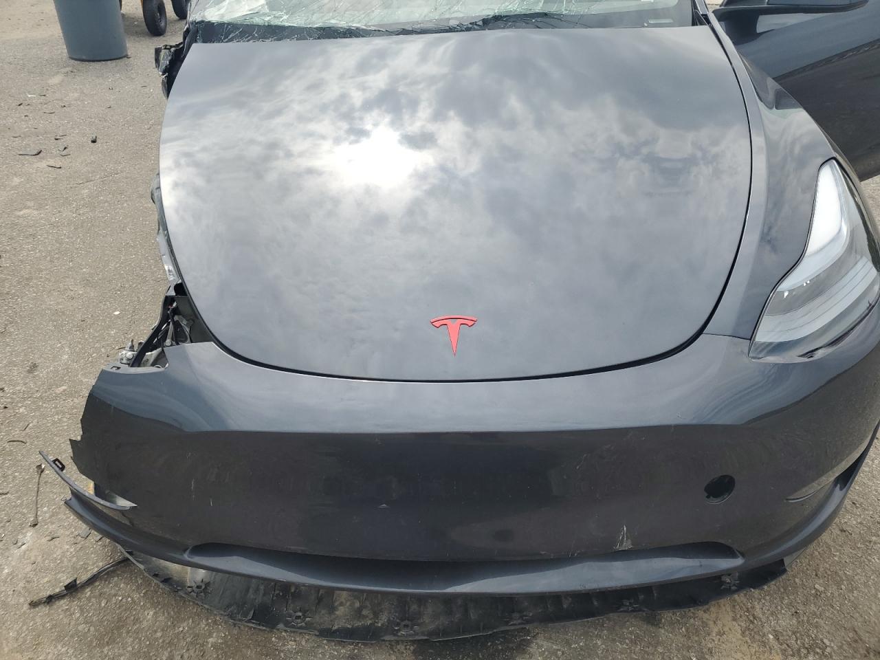 2024 Tesla Model Y VIN: 7SAYGDED4RA331714 Lot: 57043915