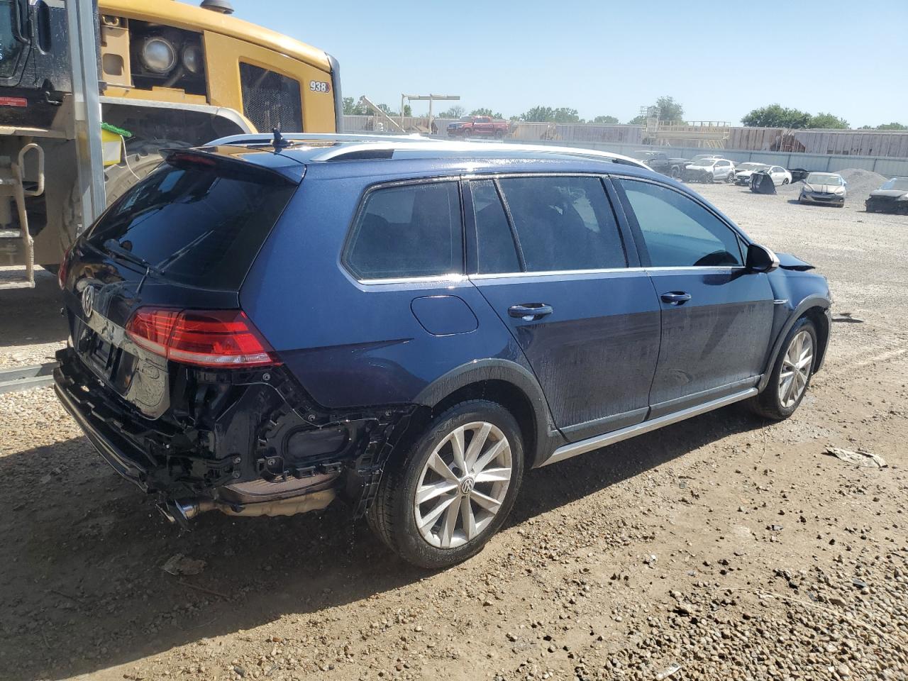 2019 Volkswagen Golf - Image 3