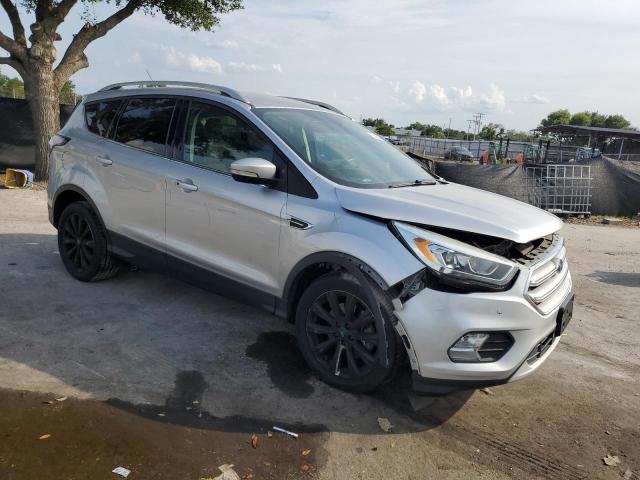  FORD ESCAPE 2017 Серебристый