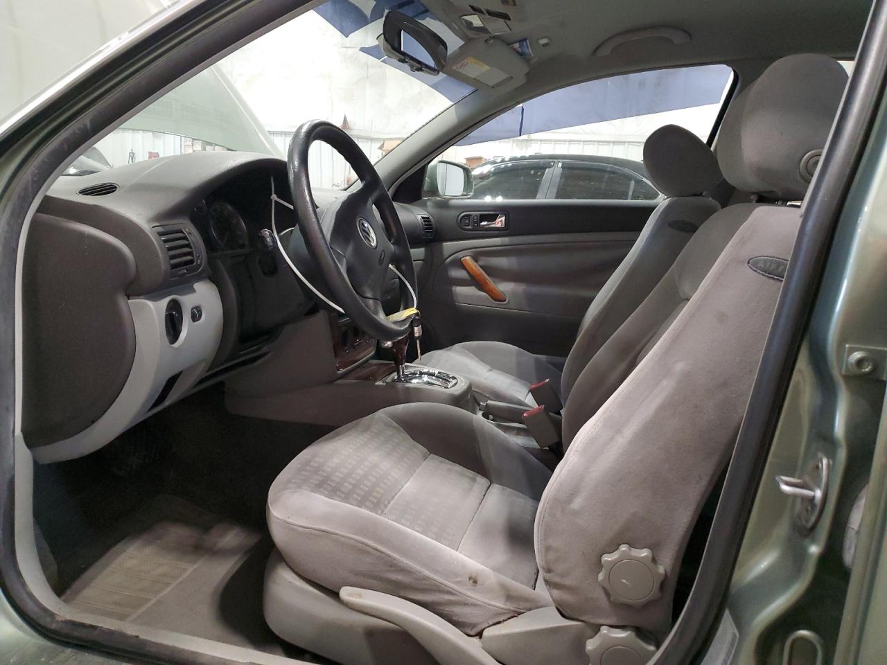 2001 Volkswagen Passat Gls 4Motion VIN: WVWSH63B81E215499 Lot: 56718205