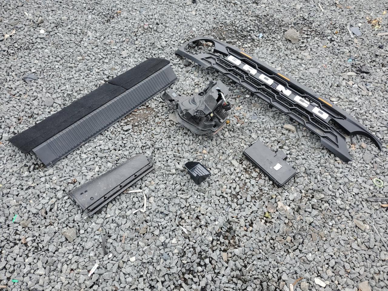 2021 Ford Bronco Base VIN: 1FMEE5DP5MLB03300 Lot: 56737415
