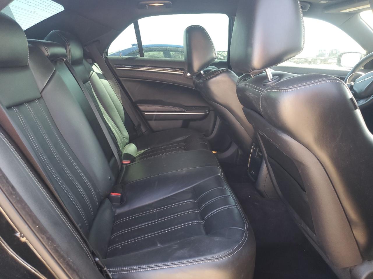 2017 Chrysler 300 S VIN: 2C3CCABG7HH553826 Lot: 57504255