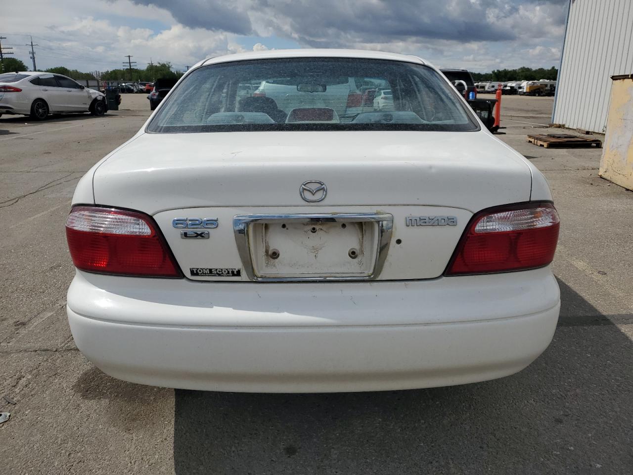 2000 Mazda 626 Es VIN: 1YVGF22C3Y5165341 Lot: 56575075
