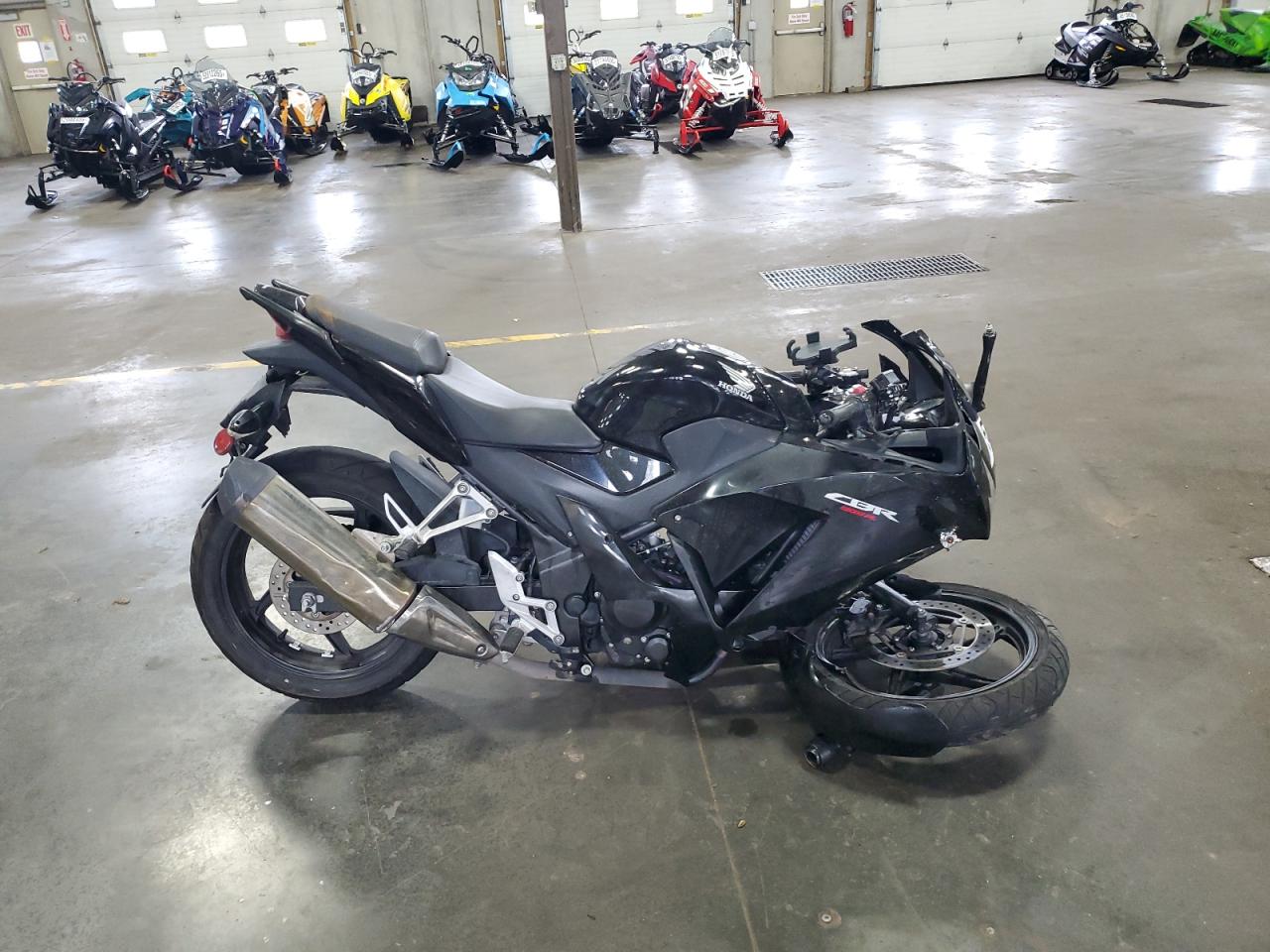 2016 Honda Cbr300 R იყიდება Ham Lake-ში, MN - Front End