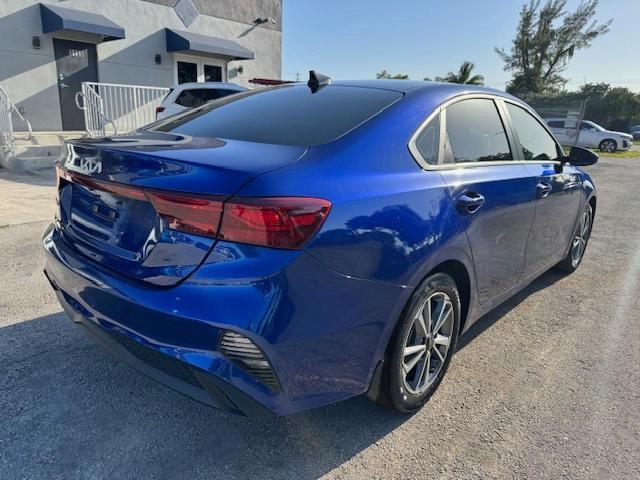  KIA FORTE 2022 Granatowy