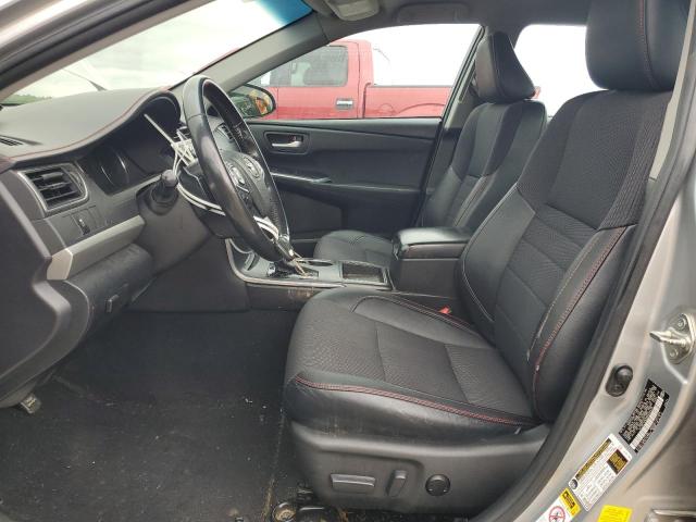 Sedans TOYOTA CAMRY 2016 Srebrny