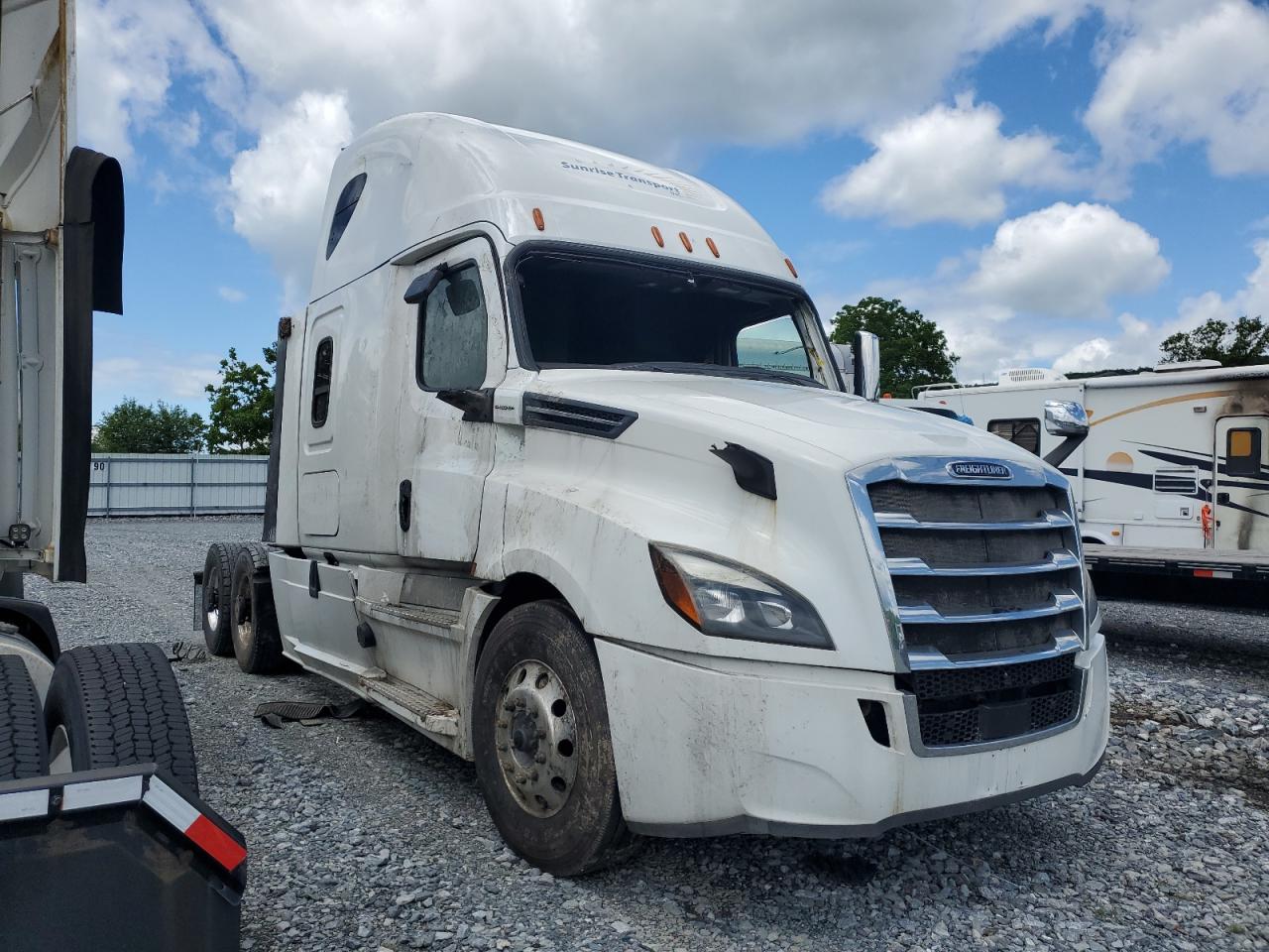 2019 Freightliner Cascadia 126 Semi Truck na sprzedaż w Grantville, PA - All Over