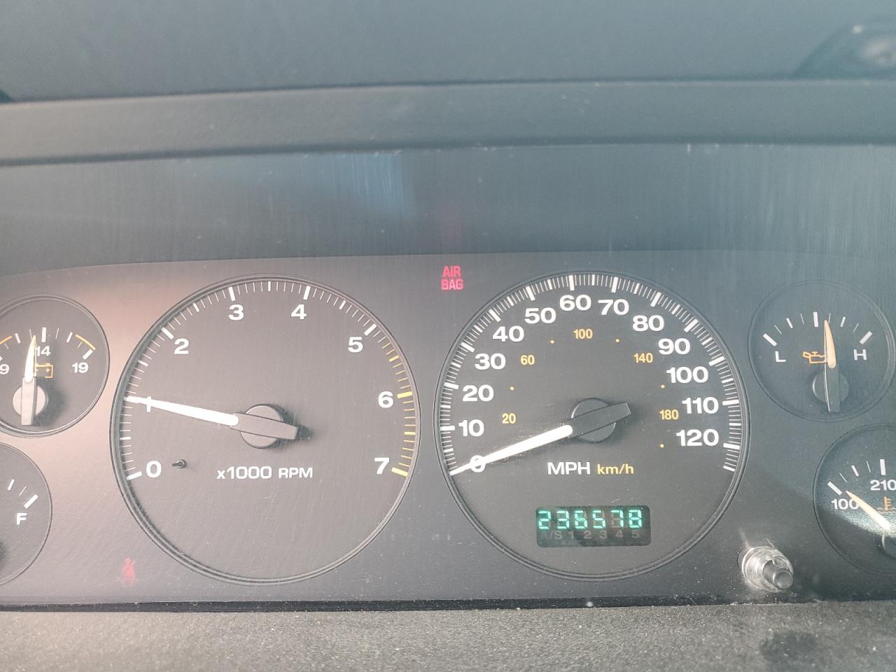 2002 Jeep Grand Cherokee Laredo VIN: 1J4GW48S02C255818 Lot: 56499765