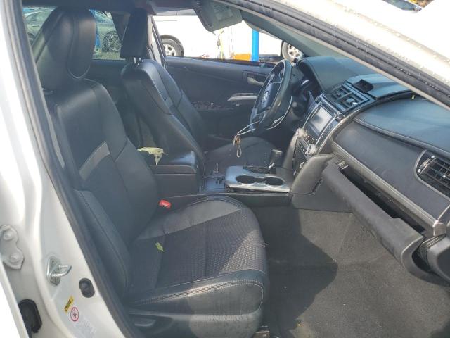 Sedans TOYOTA CAMRY 2012 Biały