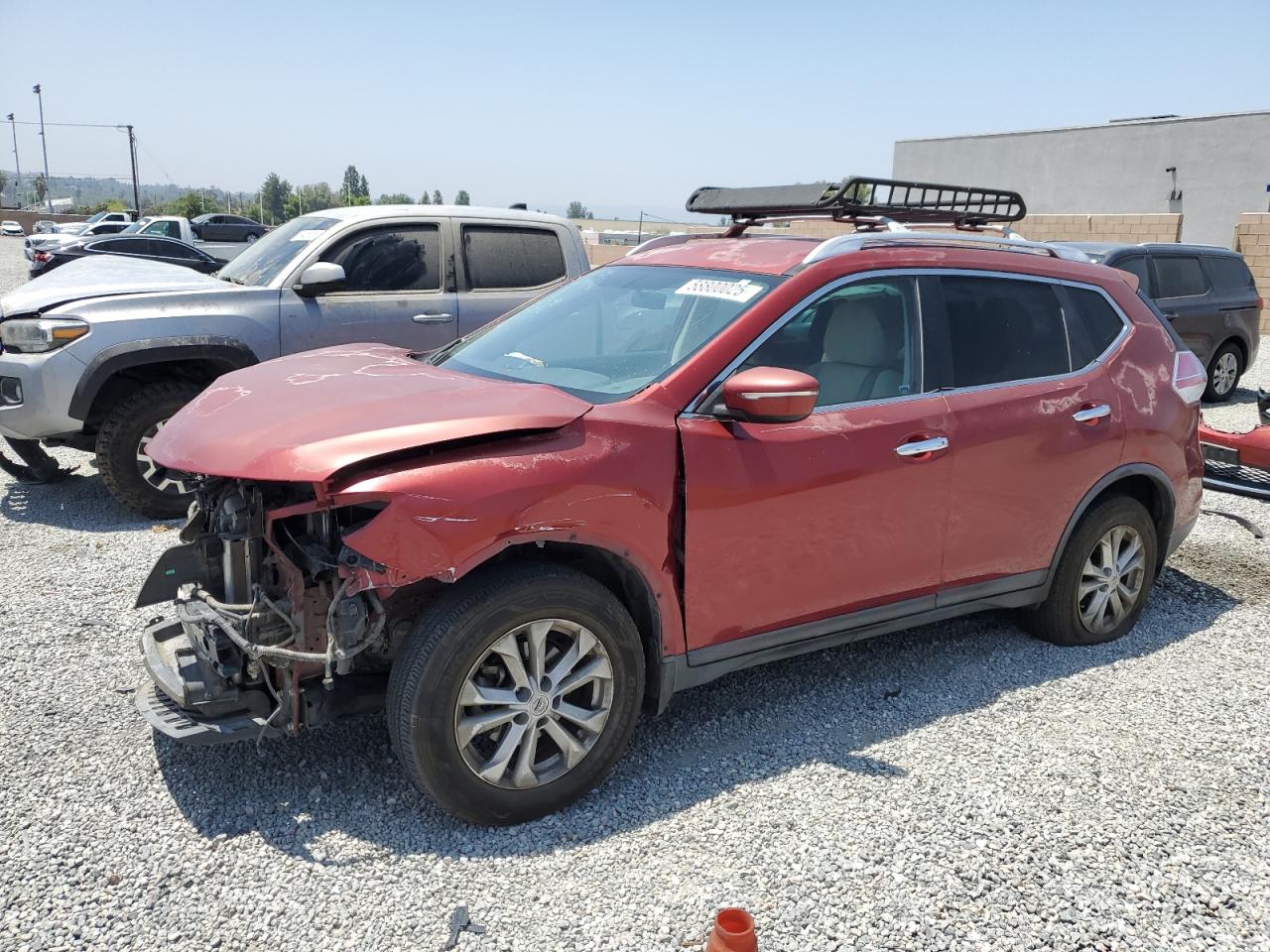 2015 Nissan Rogue S იყიდება Mentone-ში, CA - Front End