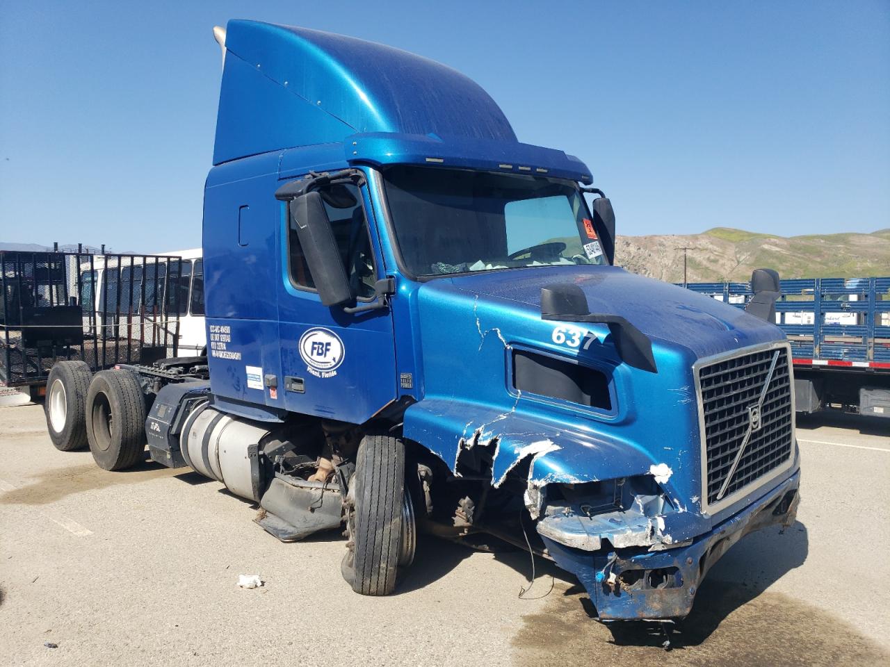 2016 Volvo Vnm Semi Truck за продажба в Van Nuys, CA - Front End