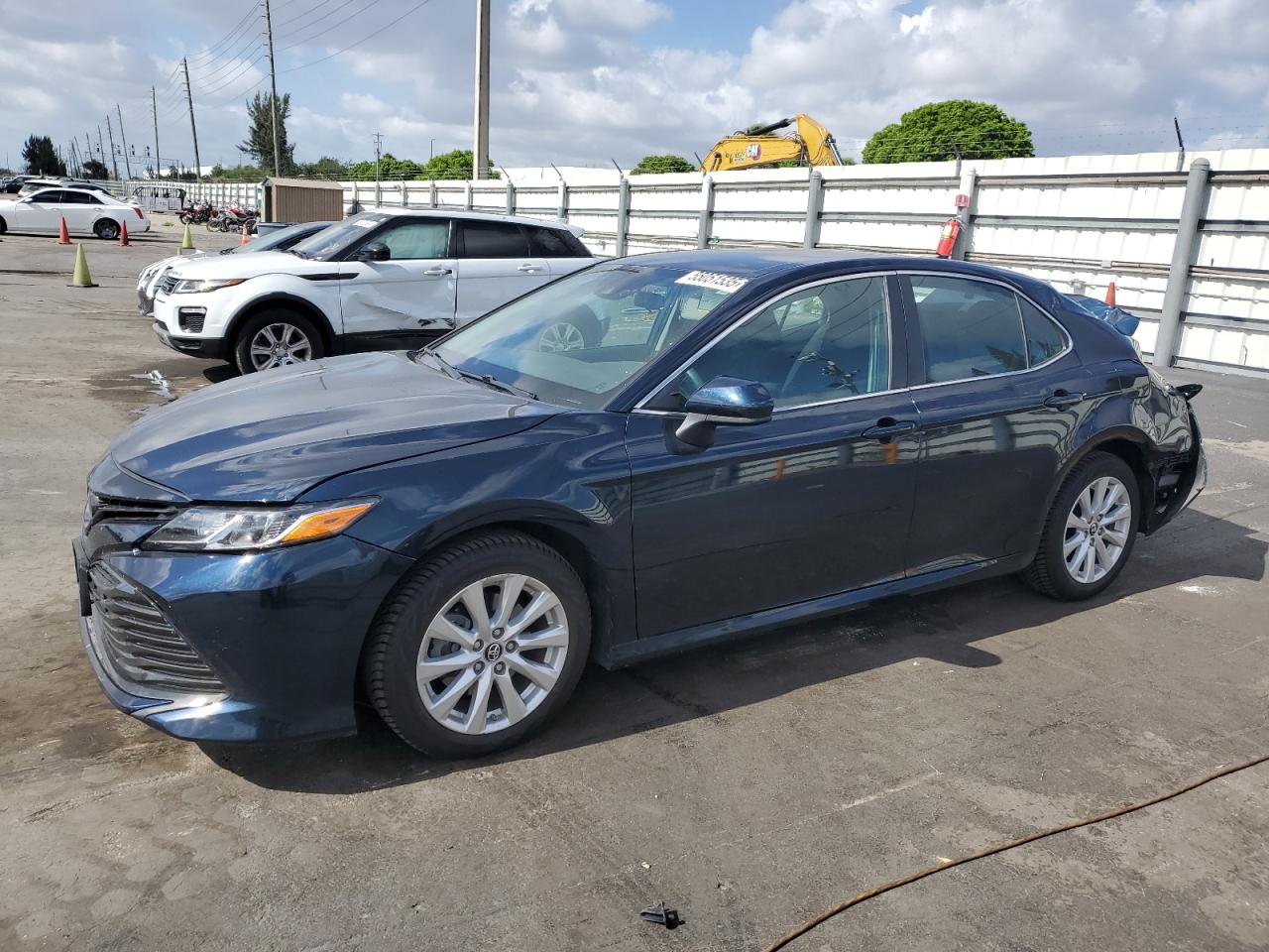 2019 Toyota Camry L продається в Miami, FL - Rear End