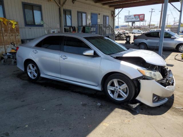  TOYOTA CAMRY 2014 Srebrny