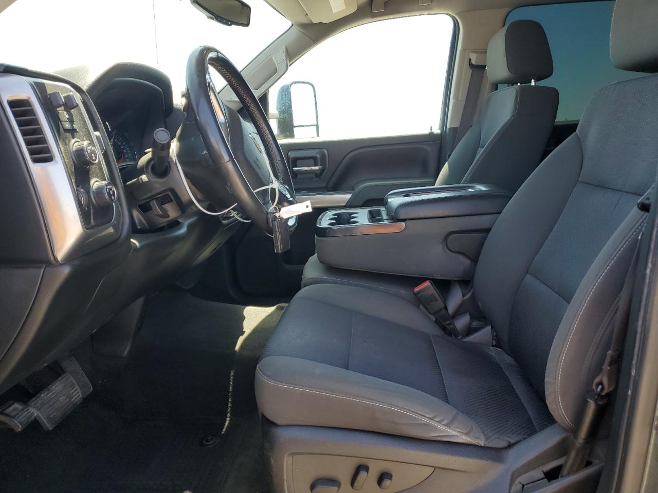 2017 Chevrolet Silverado K1500 Lt VIN: 3GCUKREC6HG174827 Lot: 56744335