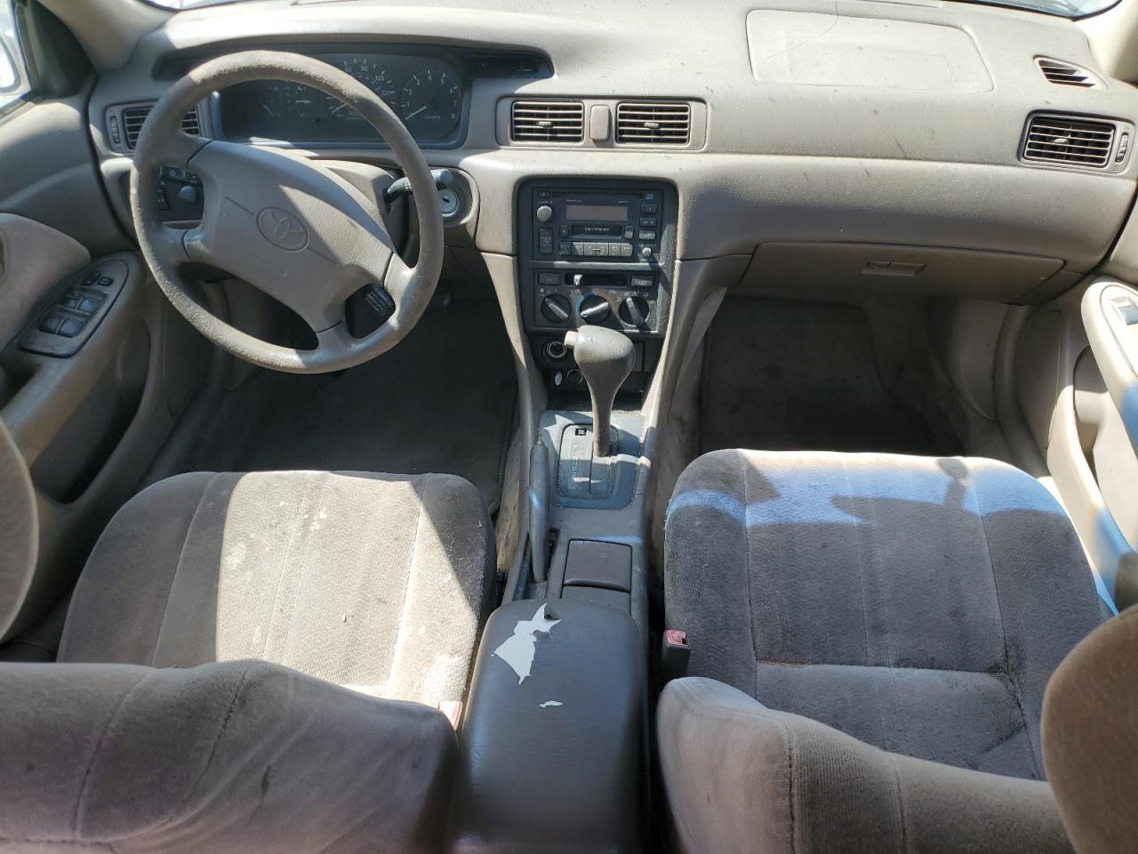 1999 Toyota Camry Le VIN: JT2BF22K5V0046585 Lot: 57061965