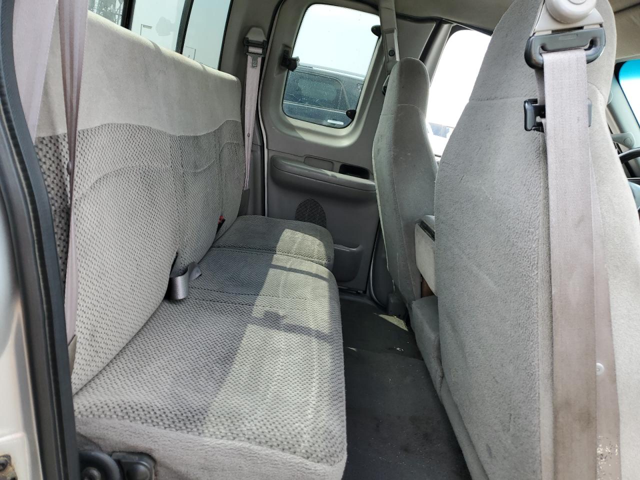 2000 Ford F150 VIN: 1FTZX1720YKB20798 Lot: 57177055