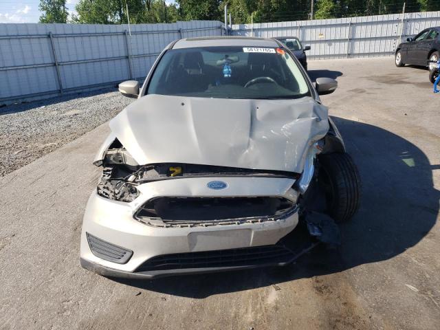 Sedans FORD FOCUS 2016 Srebrny