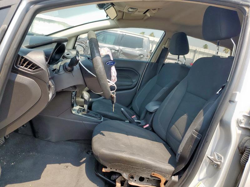  FORD FIESTA 2017 Серебристый