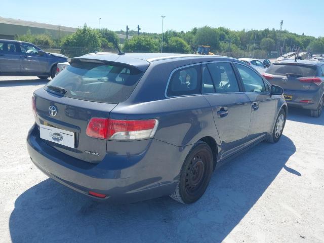 2011 TOYOTA AVENSIS T2