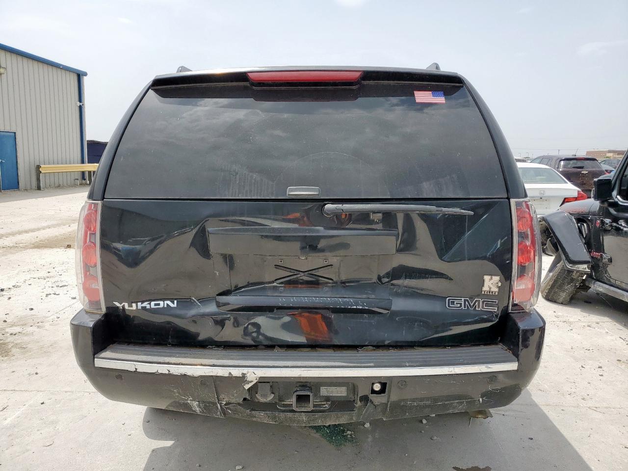 2007 GMC Yukon Denali VIN: 1GKFK63897J380697 Lot: 57237115