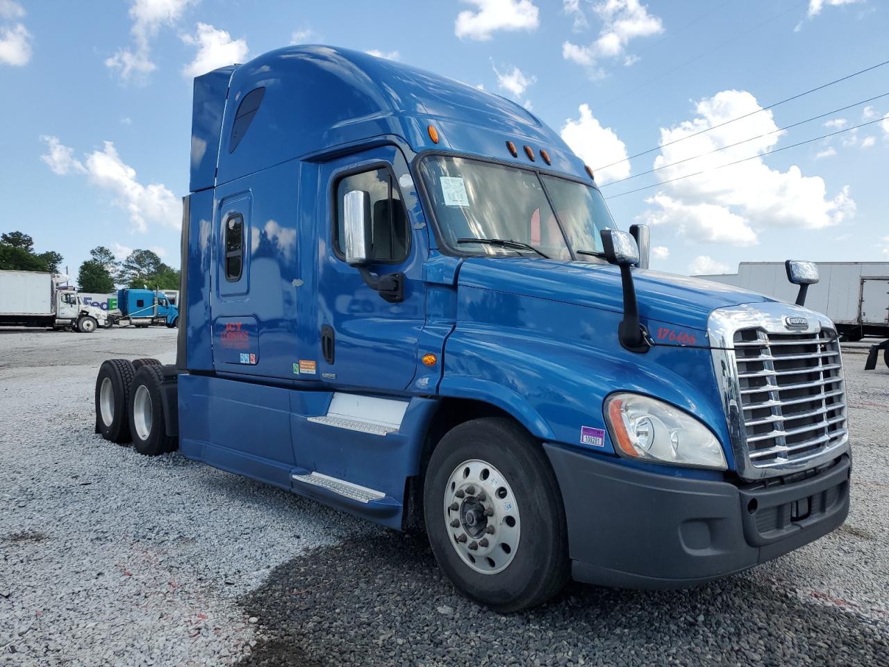 2017 Freightliner Cascadia 125 Semi Truck for Sale in Loganville, GA - Minor Dent/Scratches