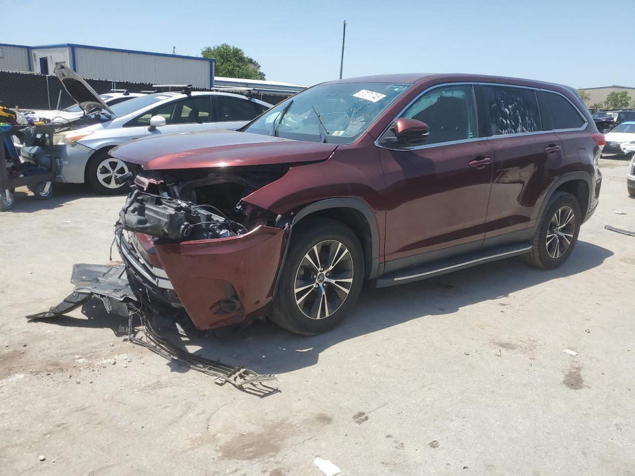 2019 Toyota Highlander Le for Sale in Orlando, FL - Front End