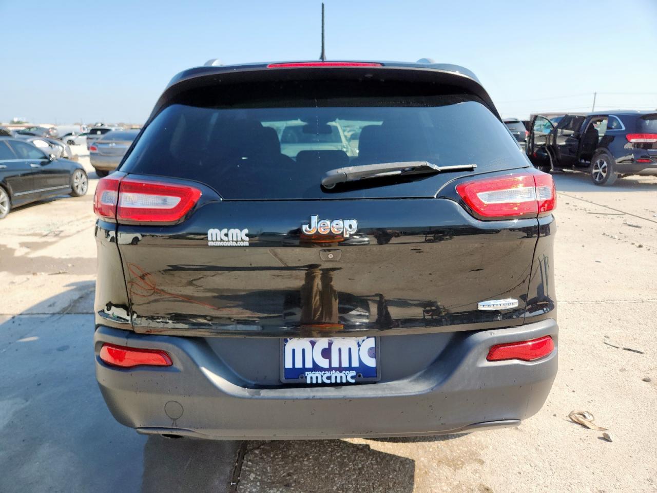 2017 Jeep Cherokee Latitude VIN: 1C4PJLCB4HD232163 Lot: 58853485