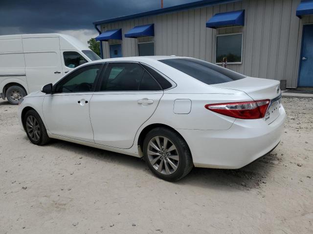  TOYOTA CAMRY 2017 Белый