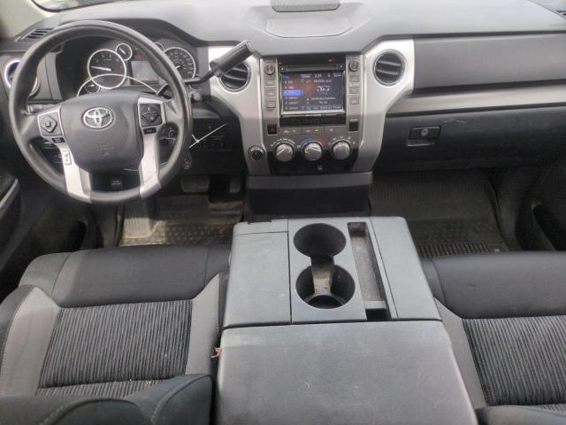 Pickups TOYOTA TUNDRA 2017 Brązowy