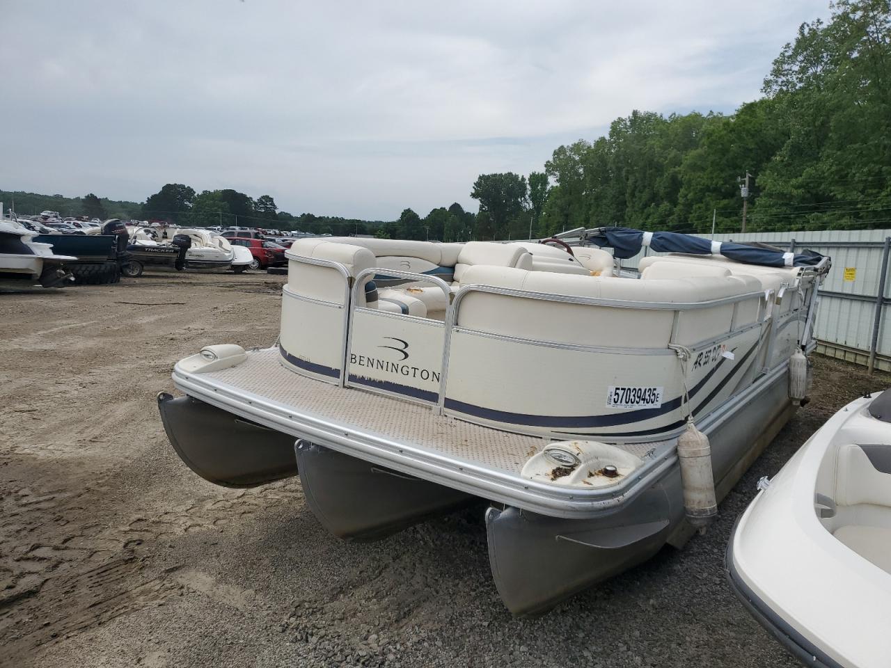 2004 Bennington Marine Boat zu verkaufen in Conway, AR - Vandalism