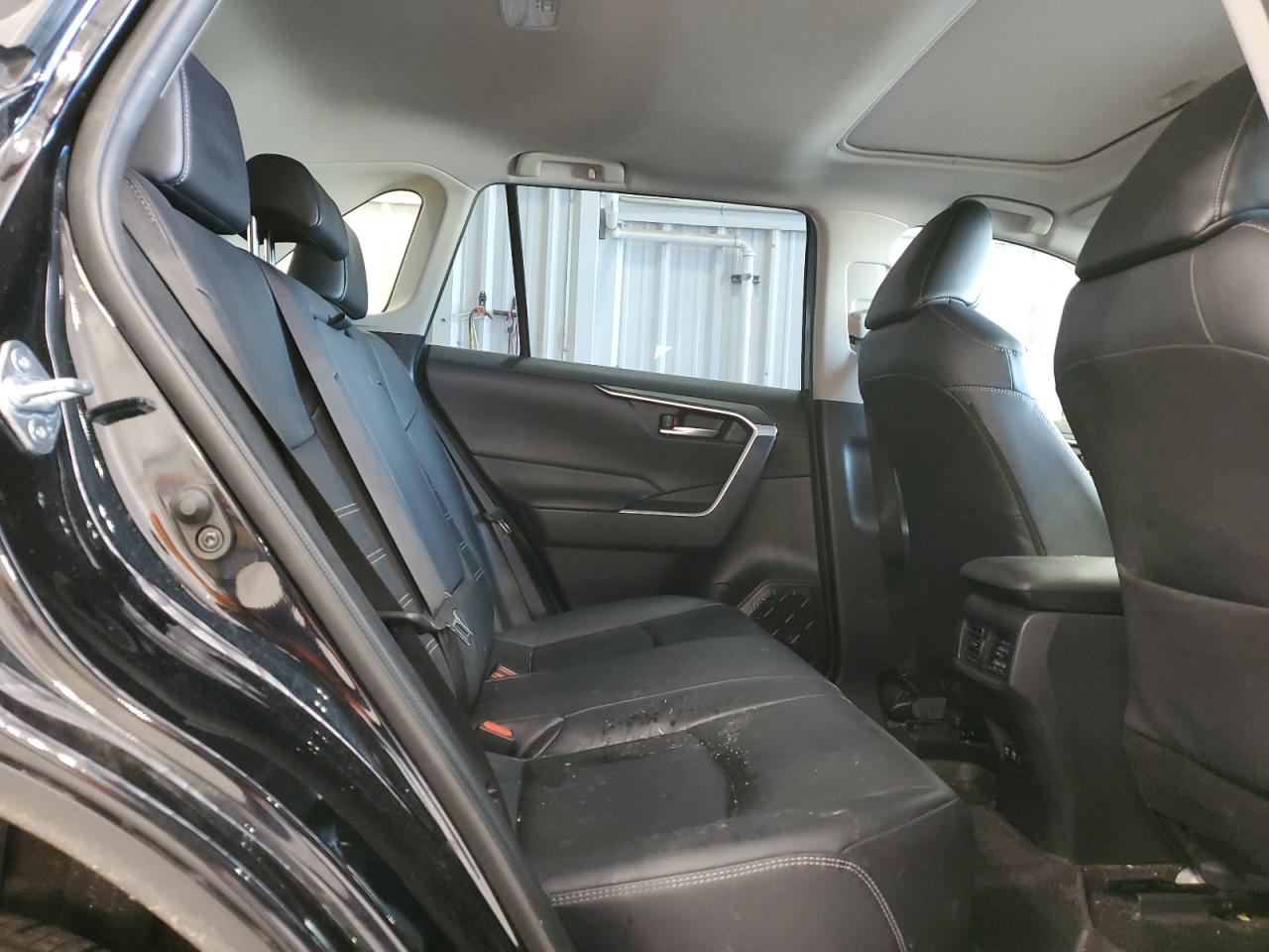 2019 Toyota Rav4 Xle Premium VIN: JTMA1RFV9KD006335 Lot: 55618235