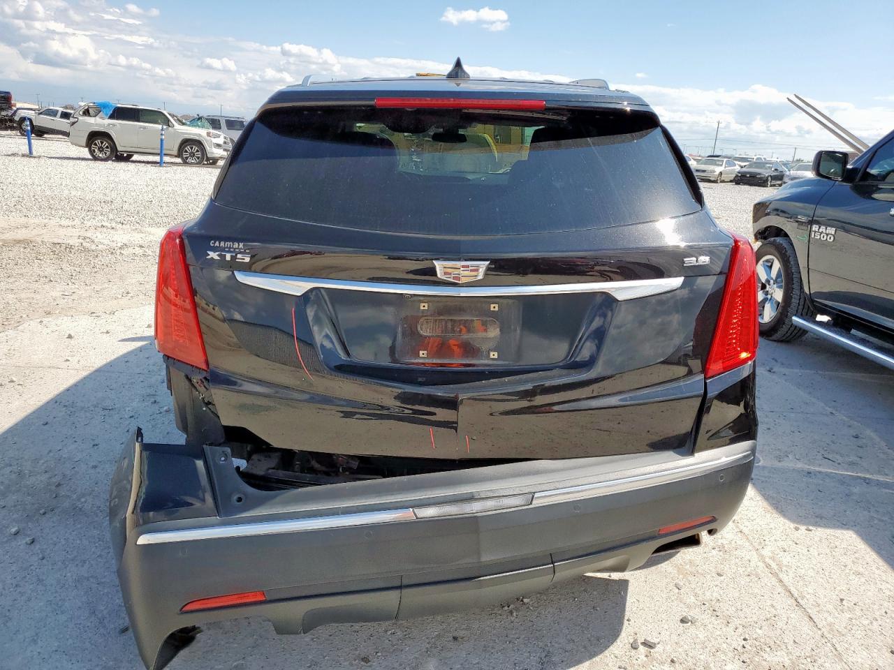 2017 Cadillac Xt5 Luxury VIN: 1GYKNBRS1HZ164398 Lot: 56121035