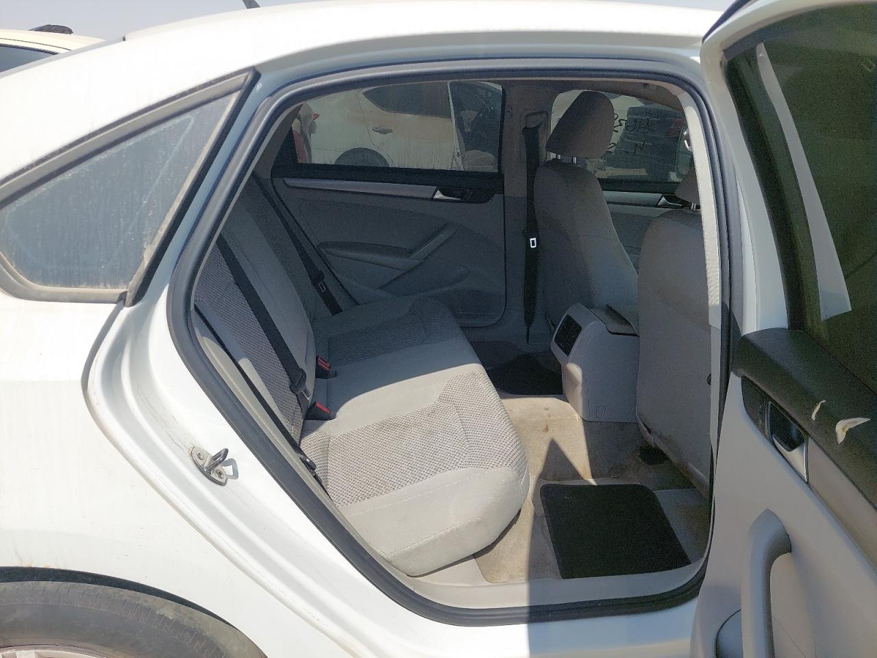 WVWAR7A3XFC000090 - 2015 Volkswagen Passat - #undefined