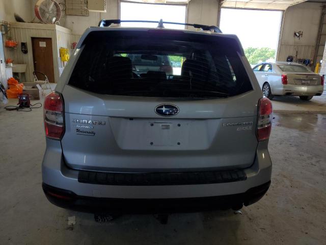  SUBARU FORESTER 2016 Srebrny