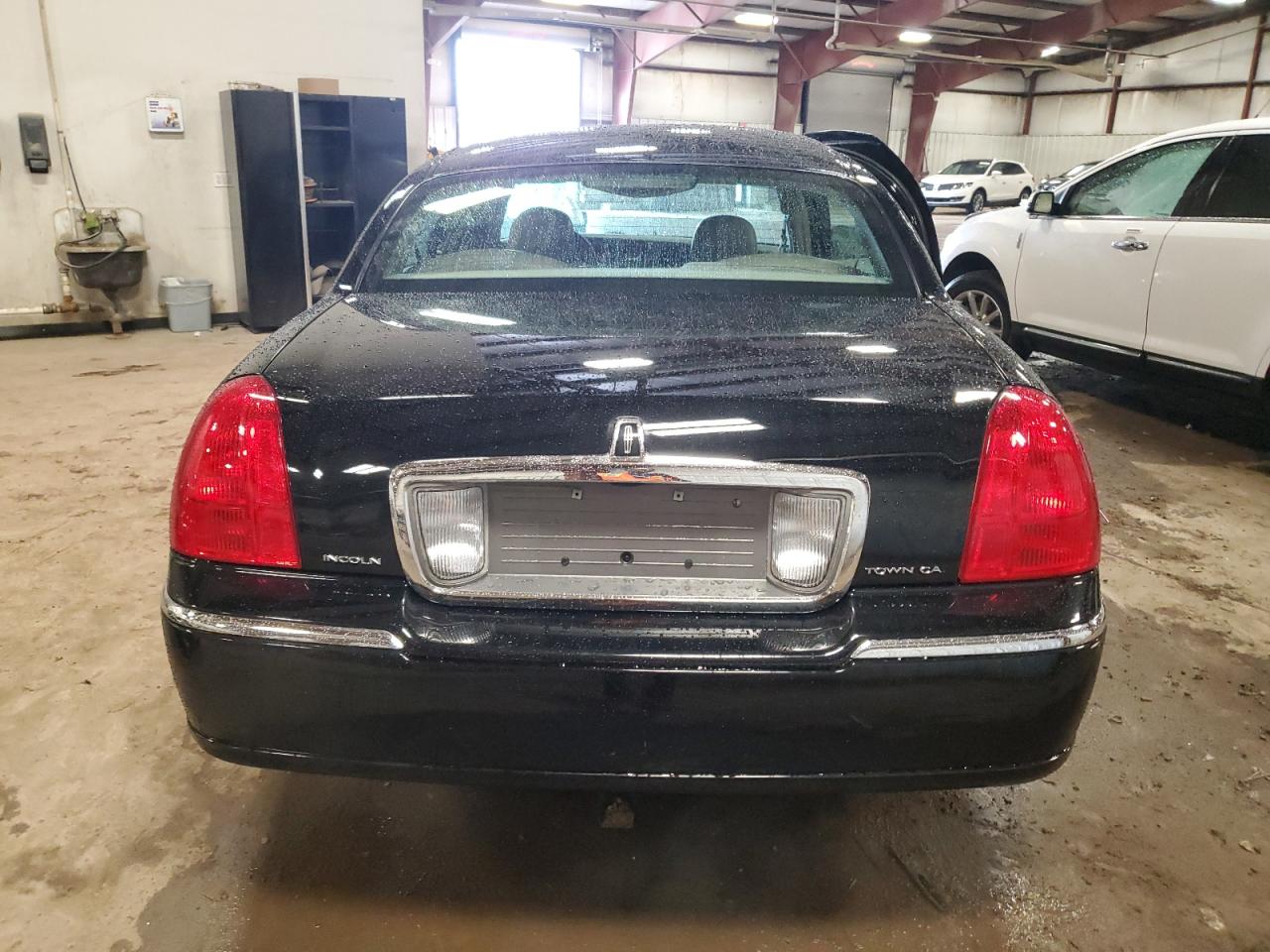 2008 Lincoln Town Car Signature Limited VIN: 2LNHM82V68X660986 Lot: 55635465