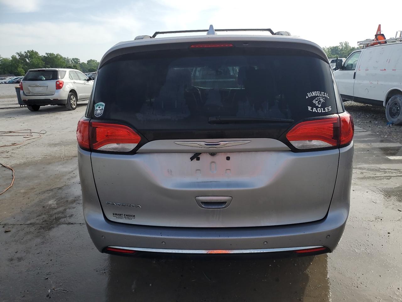 2017 Chrysler Pacifica Touring L VIN: 2C4RC1BG5HR810417 Lot: 56349595