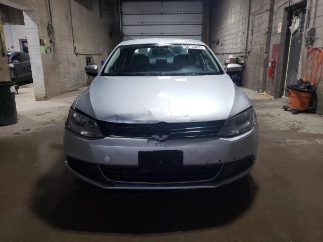  VOLKSWAGEN JETTA 2013 Srebrny