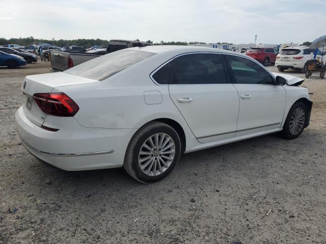  VOLKSWAGEN PASSAT 2017 Белы